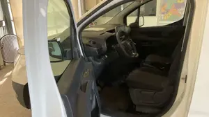 Opel Combo Edition AHK Klima PDC DAB Regaleinbau 1.Hand Bild 5