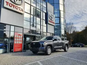 Toyota Tundra 4x4 Double Cab SR5 - Package SOFORT Klimaautom e-S Bild 3