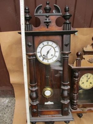 3 alte Wanduheren aus Holz Bild 2 3 alte Wanduheren aus Holz Bild 2