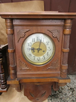 3 alte Wanduheren aus Holz Bild 4 3 alte Wanduheren aus Holz Bild 4