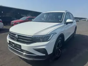 Volkswagen Tiguan Active Navi LED Kamera AHK ACC 18` Bild 3
