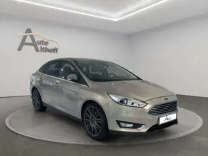 Ford Focus Lim. 1.5 2.HD XENON NAV PARK SPUR TEMP 19"
