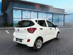 Hyundai i10 Basis (Tüv und Service Neu) Bild 3