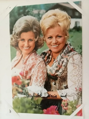Original Autogramm handsigniert Maria & Margot Hellwig