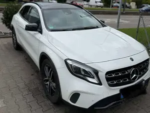 Mercedes-Benz GLA 180 GLA 180 7G-DCT