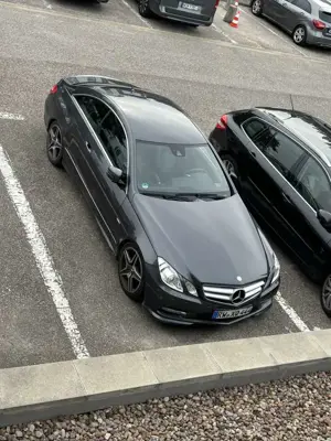 Mercedes-Benz E 220 CDI DPF Coupe BlueEFFICIENCY 7G-TRONIC Elegance