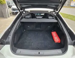 Peugeot 508 Hybrid 225 e-EAT8 GT Bild 3