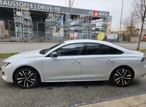Peugeot 508 Hybrid 225 e-EAT8 GT Bild 2