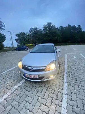 Opel Astra GTC 1.4 Navigation Edition 111 Jahre