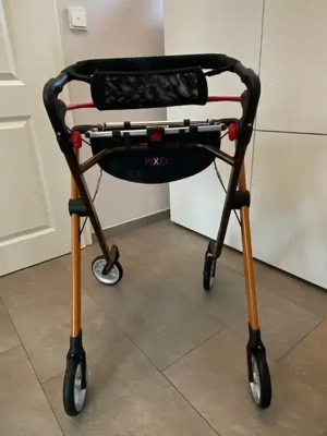 Pixel Rollator für den Innenbereich