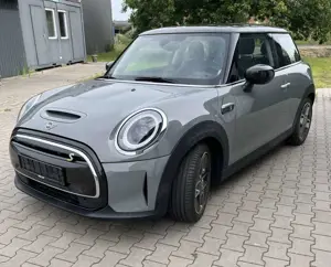 MINI Cooper SE Leder Pano Hifi HUD Garantie