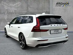 Volvo V60 T6 AWD Plug-In Hybrid Plus Dark Bild 3