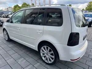 Volkswagen Touran R-Line 2.0 TDI DPF Sportpaket Leder Bi-Xenon Dyn. Bild 5