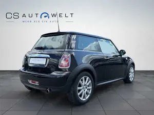 MINI One 1.6 KLIMAAUT/PDC/SITZHEIZUNG/PANO/8FACH Bild 4