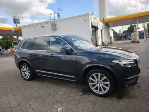 Volvo XC90 D5 AWD Geartronic Momentum Bild 3