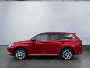 Mitsubishi Outlander Plus Spirit PHEV TEMP KAM360 SHZ NAV Bild 3