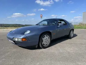 Porsche 928 S 4 Bild 4