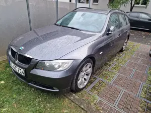 BMW 320 3er Touring 320i Touring Aut.