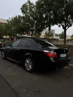 BMW 530 530i Shadowline + M-Paket Bild 3
