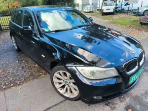 BMW 330 d Touring xDrive-Standheizung-Leder-
