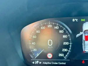 Volvo V60 V60 T6 AWD Recharge GeartronicRDesign Bild 4