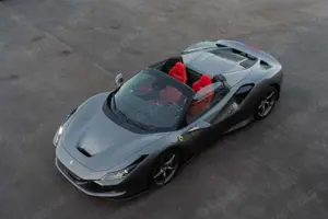 Ferrari F8 Spider Vollausstattung - Carbon - nur 3.650