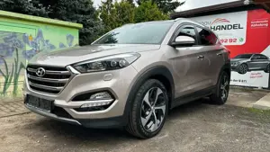 Hyundai TUCSON ix 35Premium 2.0 4WD Keyless/Kamera/NAVI/SHK./AHK.