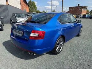 Skoda Octavia Lim 2.0 TDI RS-ACC-Navi-CANTON-Bi-Xenon Bild 4