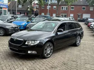 Skoda Superb Combi Family*XENON*4xSHZ*TEMPOMAT***