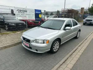 Volvo S60 2.4 Edition *AUTOMATIK*TEILLEDER*TEMPOMAT*