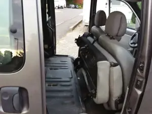 Renault Kangoo Kangoo 1.6 16V Privilege Bild 5