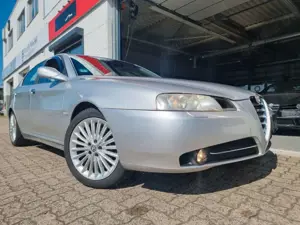 Alfa Romeo 166 2.4 JTD 20V Distinctive  Schaltger