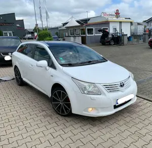Toyota Avensis 2.2 D-CAT Combi Executive