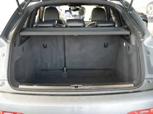 Audi Q3 2.0 TFSI quattro AUTOM./ALLRAD/SITZHEIZUNG Bild 4