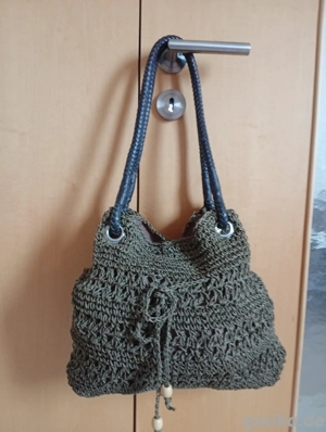 Gehäkelte Umhängetasche, neuwertig , Carles  Vögele 