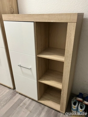 Kommode - weißer Hochglanz Tür , helle Holzoptik