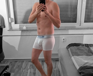 Suche SIE (21J-75J   schlank , mollig oder Rubensdamen) für erotische Treffen ... Biete TG