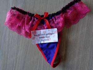 Verspielter String getragen mit Rüschen ! Getragene Slips ! Schreib mir deine Wüsche !