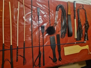 Immer aktuell! Suche dringend weibliche Erzieherin, Herrin.... Biete TG und ggf. schöne Massage