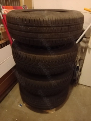 4x Winterreifen 195 65 R15 auf Stahlfelge 