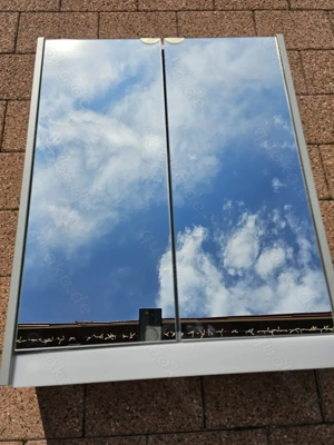 Bad Spiegelschrank inkl. Beleuchtung und integrierter Steckdose