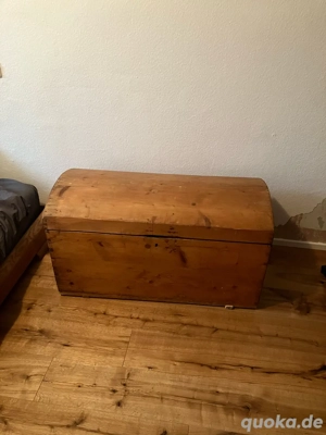 Holztruhe zu verschenken