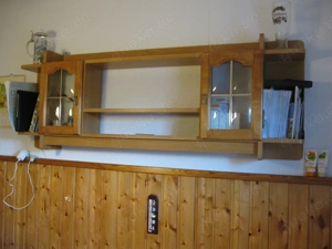 Regal an der Wand hängend, Erlös geht an das Tierheim Fürstenwalde