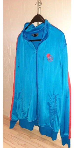 schöne atmungsaktive Sportjacke  Bild 3