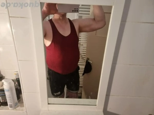 Großer Bodybuilder über 2m, 57, 145 Kilo, sucht ein nettes Gymgirl, ab 20 1.60 50 1.90 für Fun Sex,