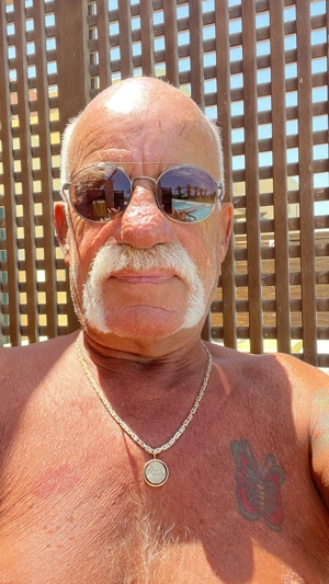 Du W ab 55 Jahre magst immer noch gerne Sex u.v.m ? Ich M 70 suche dich.