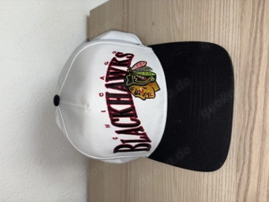 Neue  47 Chicago Blackhawks White Black Wave Hitch