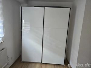 Schlafzimmer Schrank
