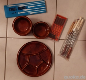 Fondue Set 6 Teller 6 Schälchen Gabeln und Löffel