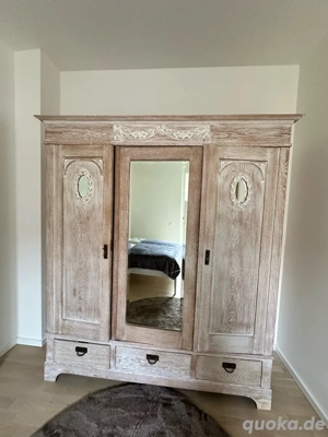 antiker Schlafzimmerschrank (Steckmöbel)
